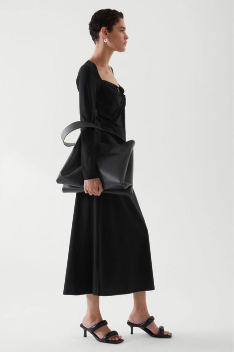 COS rochie neagra maxi