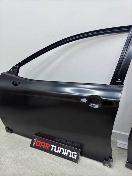 Передняя левая дверь Камри 70