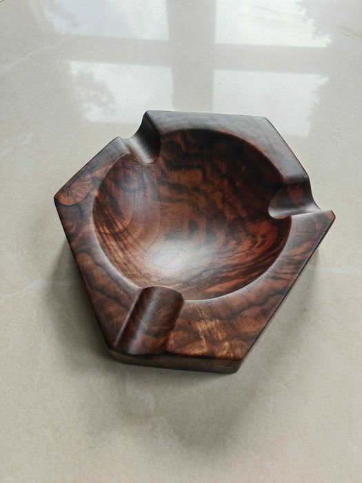 Арт пепелник за пури