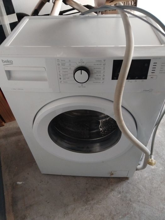 Vând mașină de spălat rufe