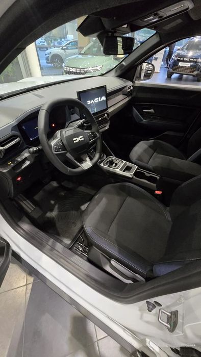 Dacia Duster Dacia Duster Journey Hybrid 140 – Automată – 2025 – Arctic White