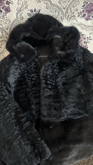 Продается шуба укороченная