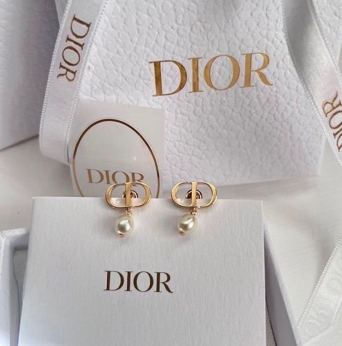 Обеци с перли по модел на Dior