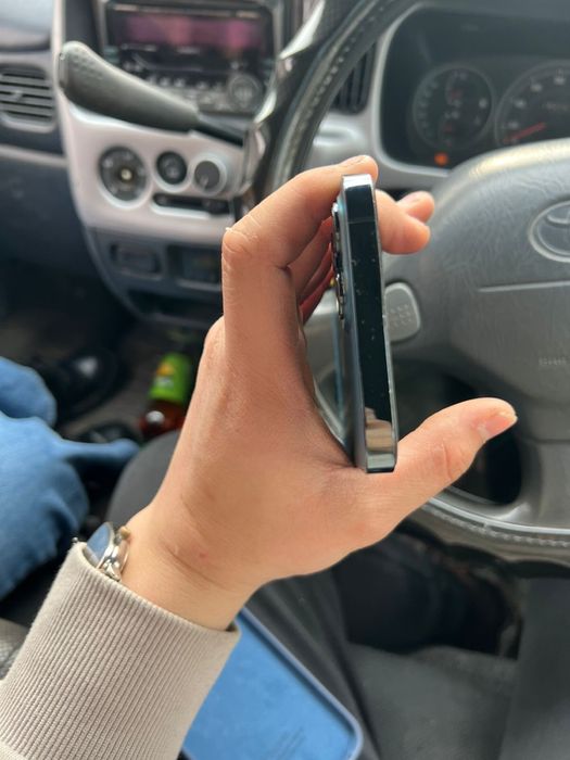 Продам айфон 12 про макс