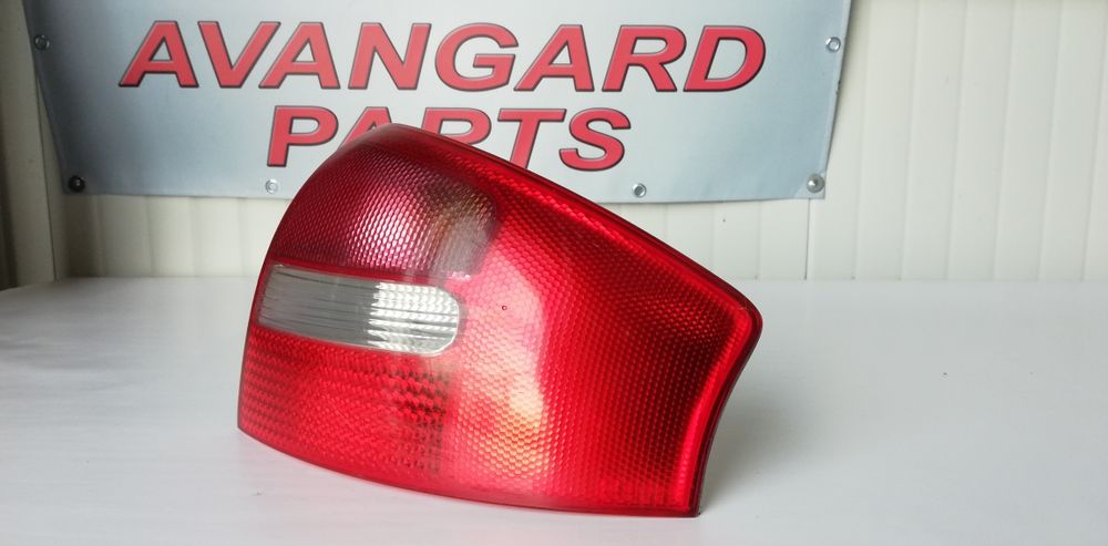 Ляв и десен стоп Audi A6 C5 (1997-2004)