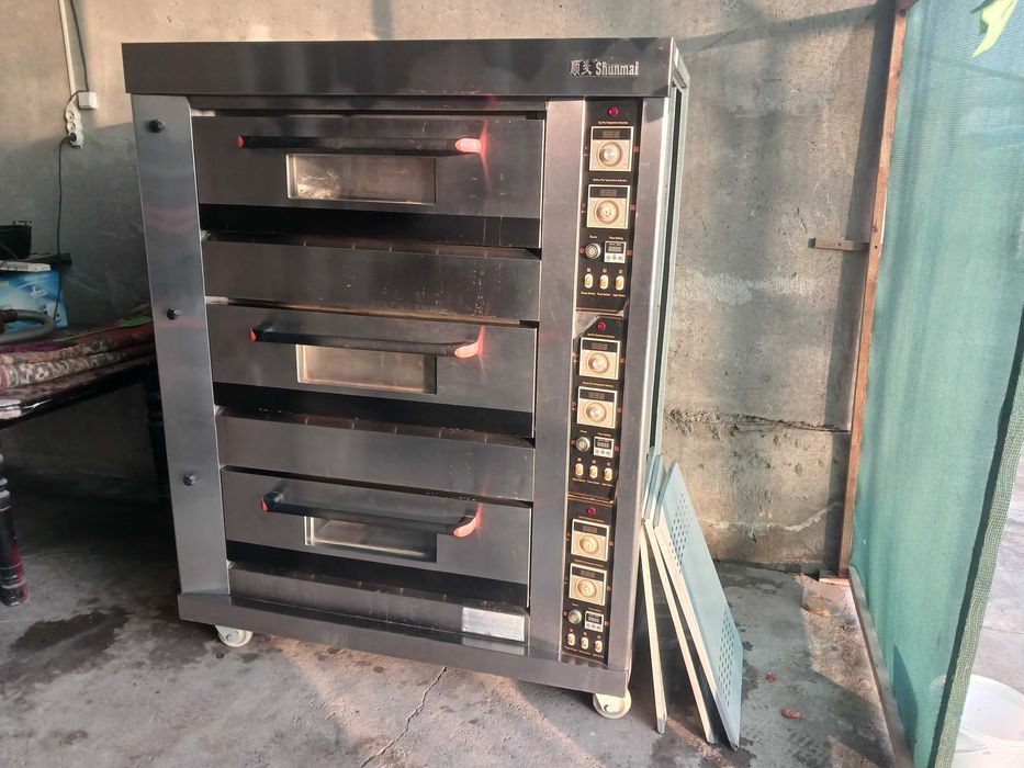 Печь газовая продаётся. Для кондитеров.