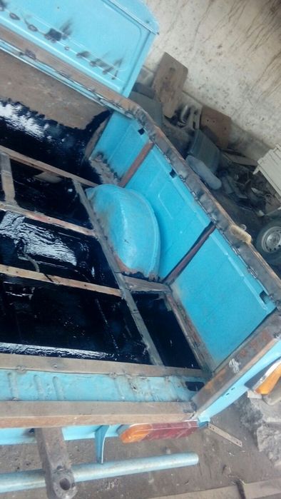 Ishlab turgan moshina xamma joyi zavod