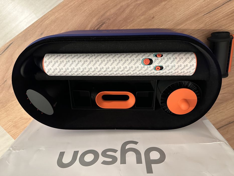 Продам Dyson airwropi.d. straight+wavy