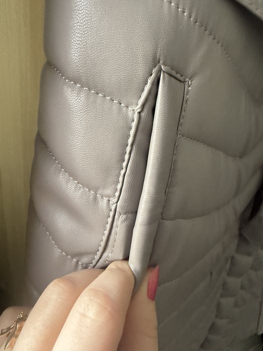 Зимний плащ из экокожи