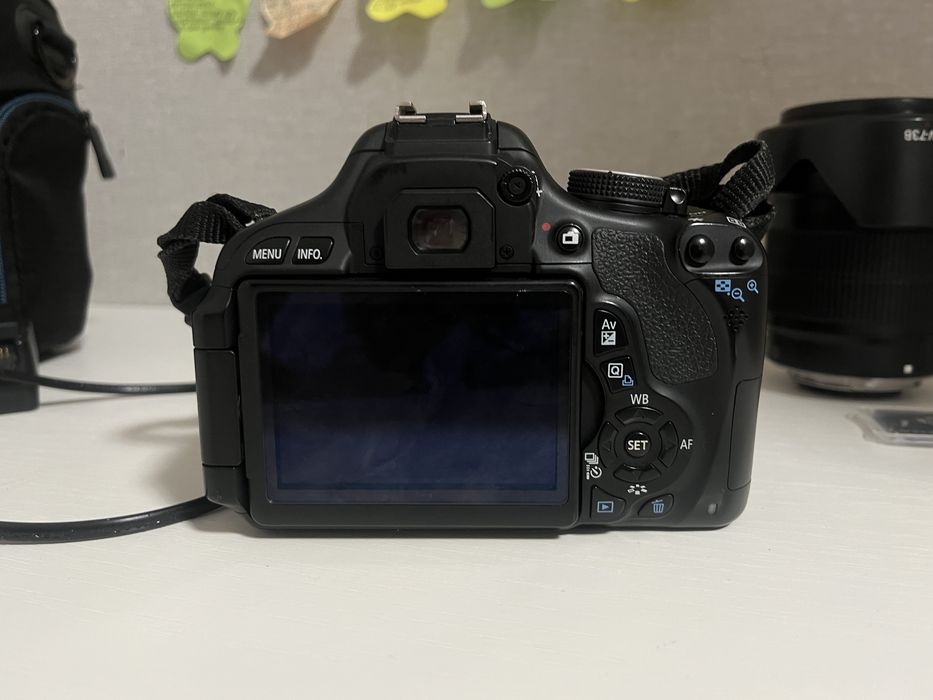 Canon 600D в отличном состояни