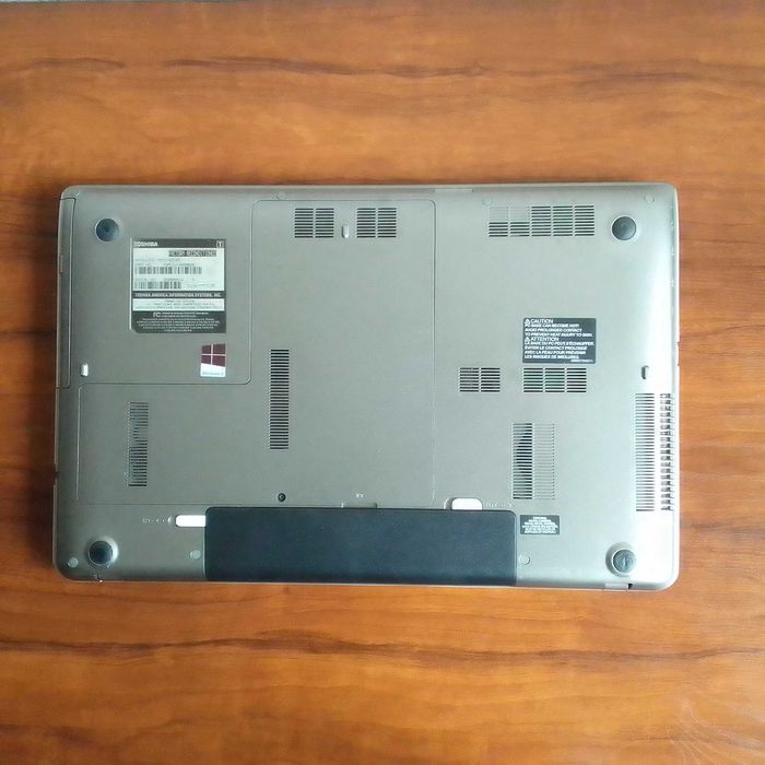 Toshiba Core i5 + SSD 120Gb. FullHD