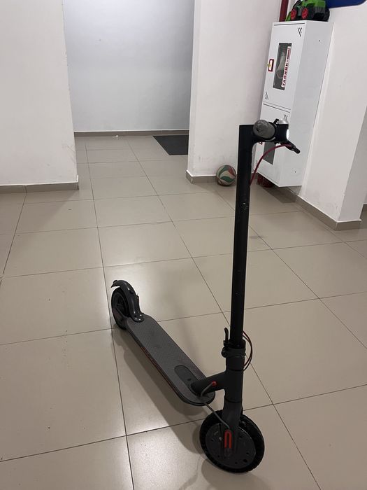 Продам электро самокат Xiaomi