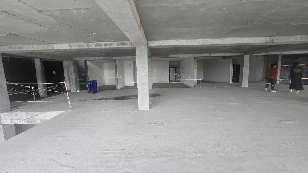 Сдаётся отличное торговое помещение возле аэропорта. Рядом есть КФС