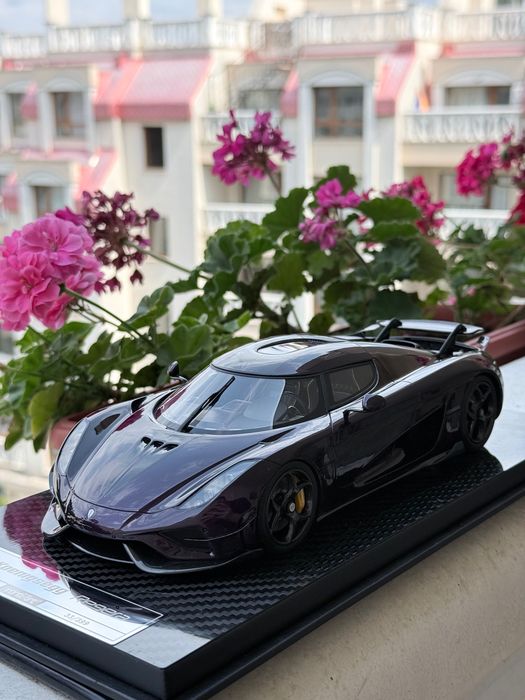 Колекционерски модел Koenigsegg Regera Carbon FrontiArt 1:18
