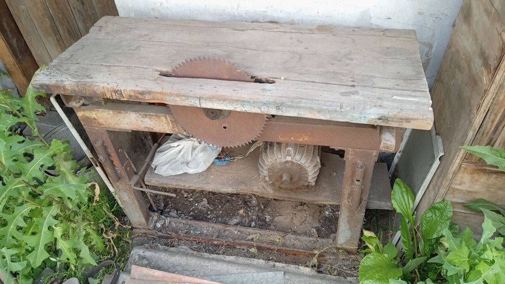 Циркулярка - пилорама  +  электрорубанок Einhell beh 600 в подарок