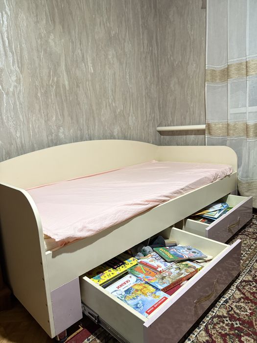 Продам кровать детскую