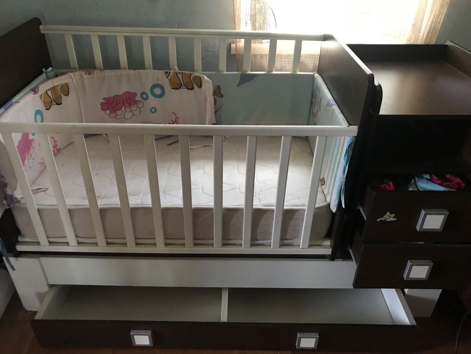 Манежка - трансформер, с маятником.