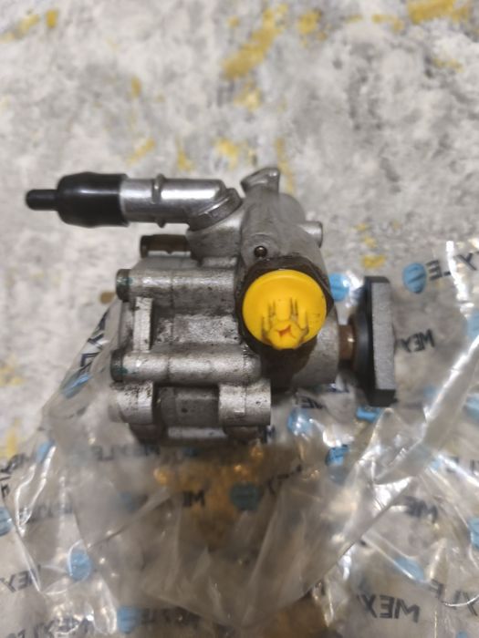 Vând pompa servo Logan 1.2