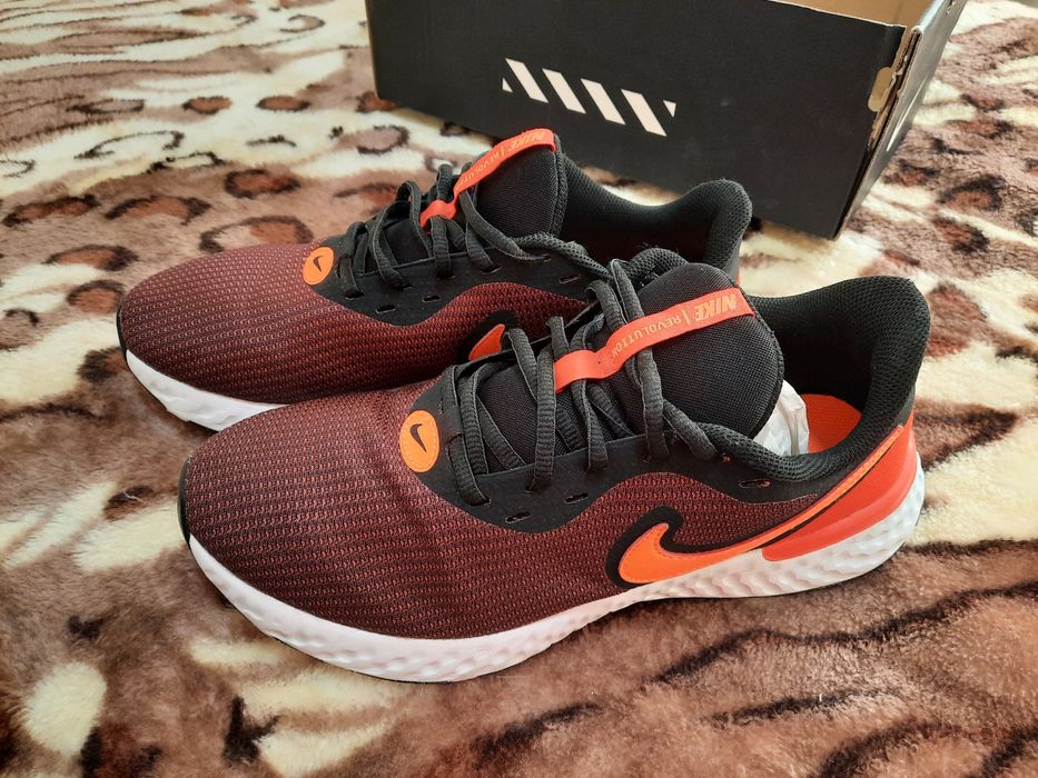 Vând Adidași Nike Unisex