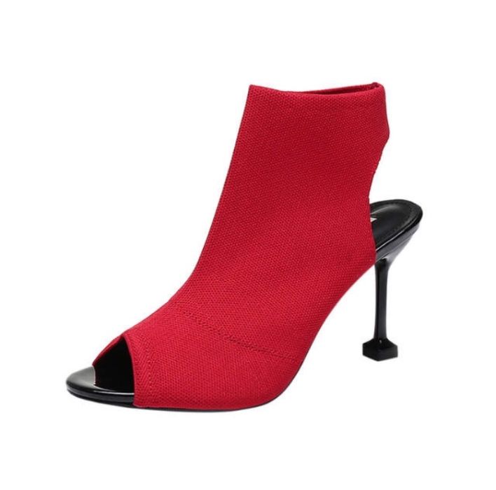 Дамски обувки на висок ток