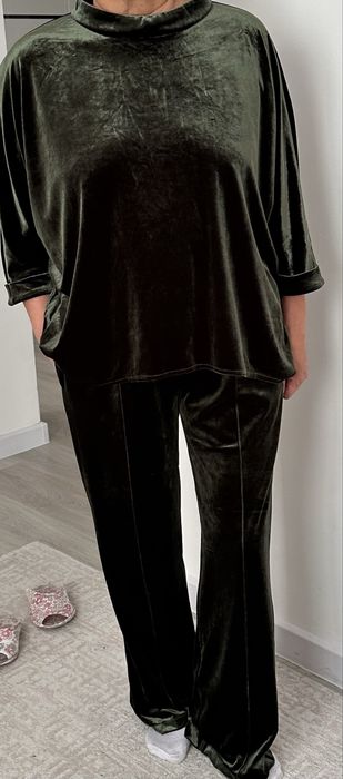 Продам женский костюм