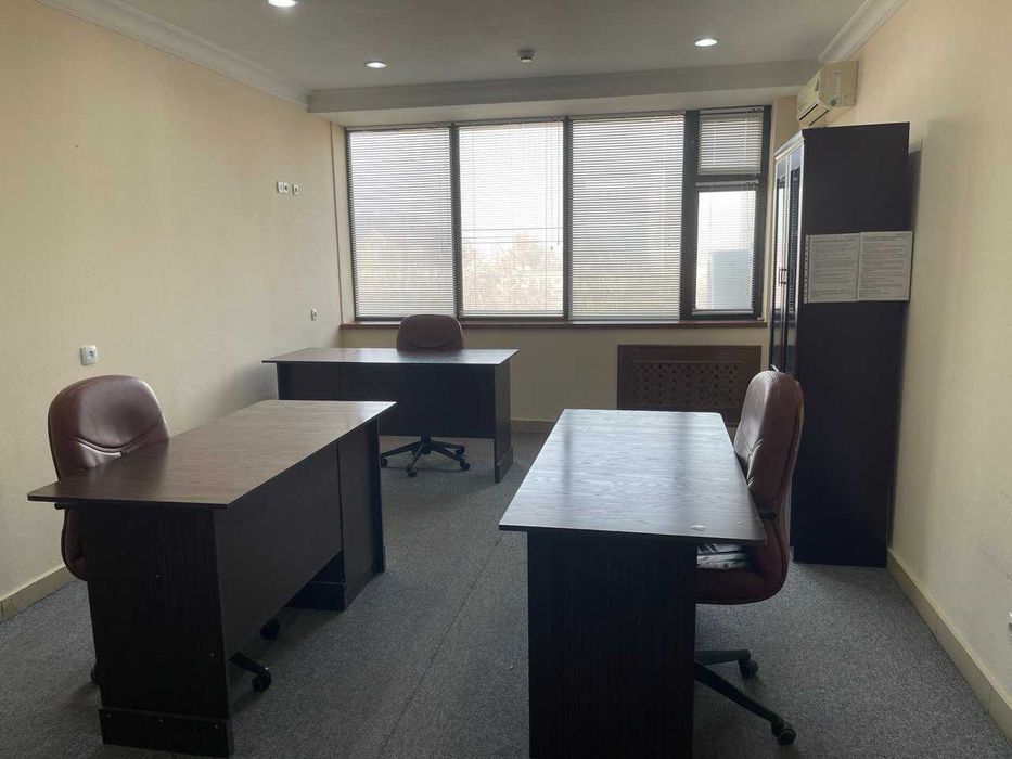 Офис в центре с мебелью 24м в БЦ Алайский базар, ул. Амир Тимура (ЛА)