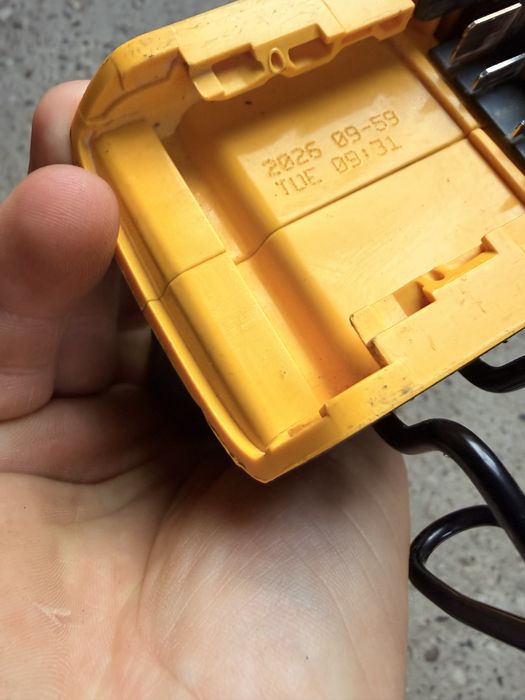Pistol cuie Dewalt 2026