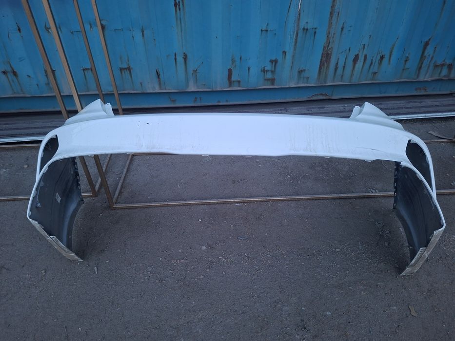 Заднии бампер на KIA CERATO