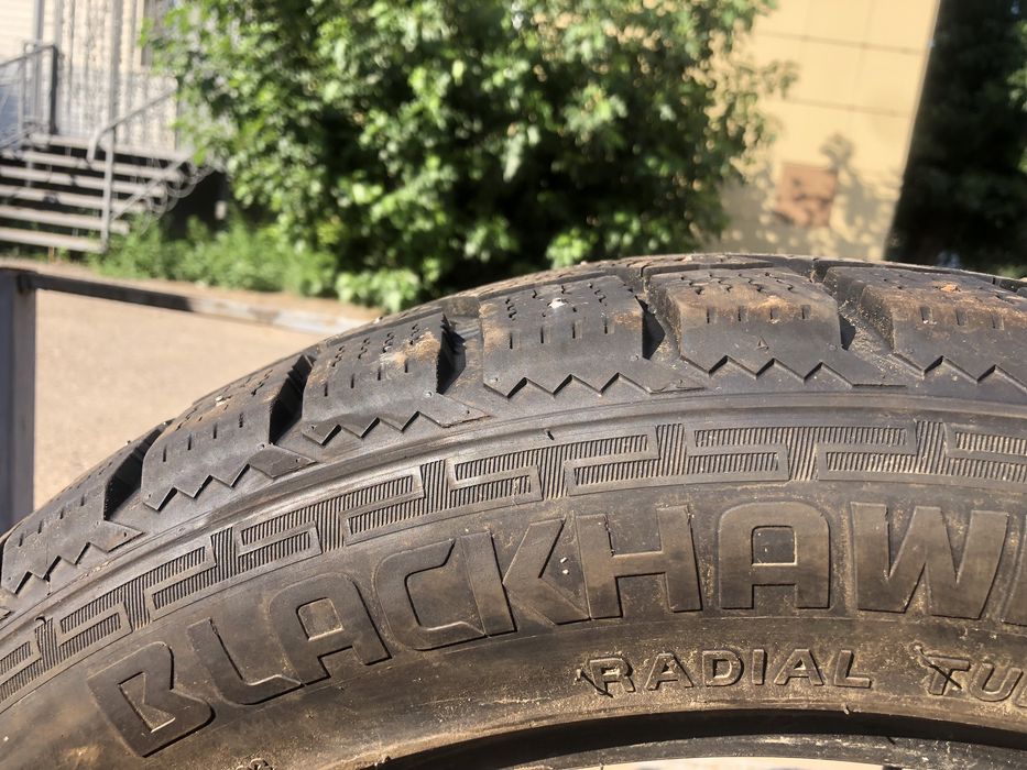 Продам зимнию резину на 19