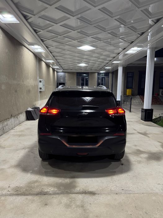 Tracker LTZ qora