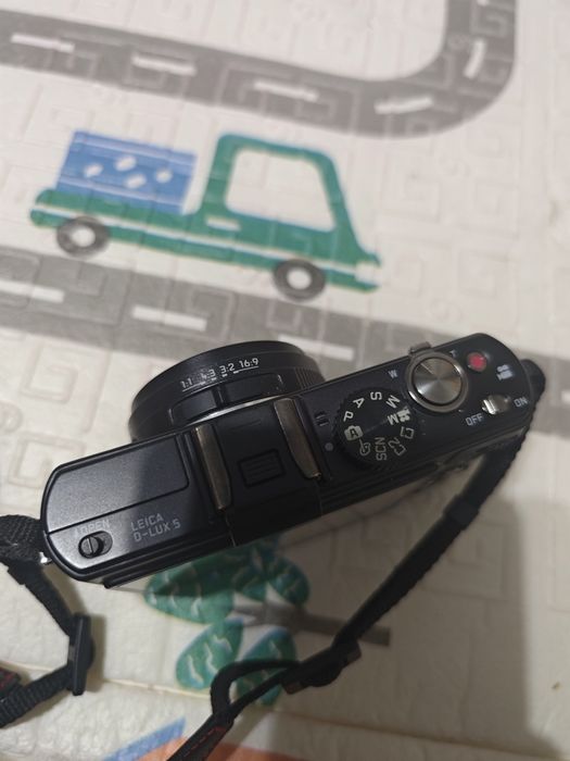Продам LEICA D-LUX 5