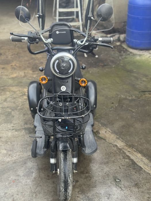 Vand tricicleta electrica adulti