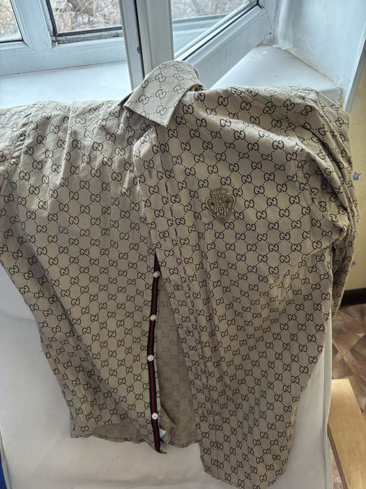 Рубашка gucci из Италий “S”