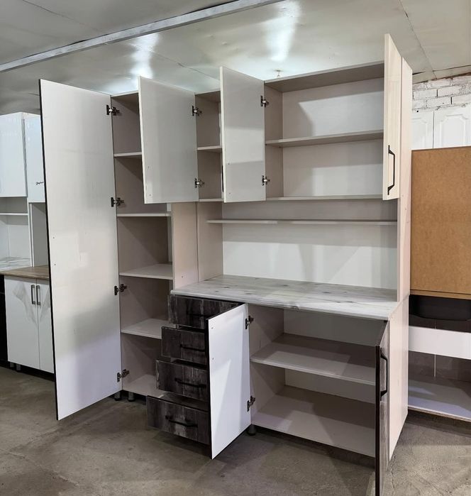 Кухонный гарнитур буфет шкаф пенал