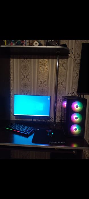 продам компютерный стол со шкафом за 10000