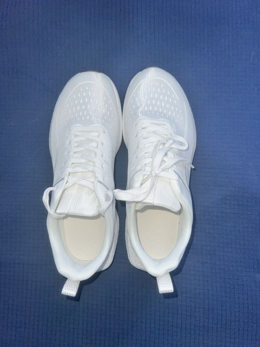 Кросовки белый новый