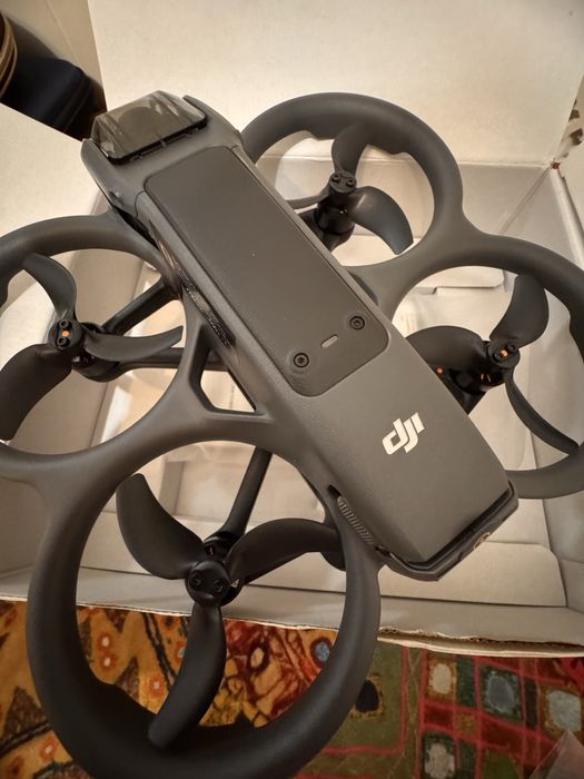 DJI Avata 2 + DJI RC Motion 3 – stare impecabilă, nefolosite