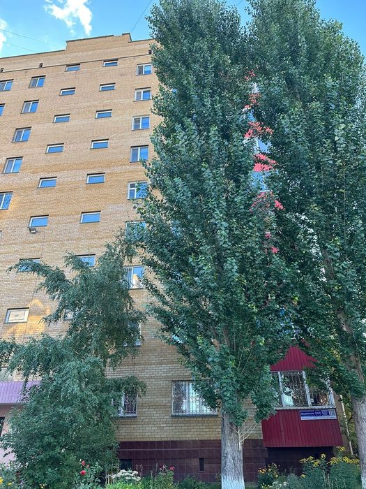 Пролас трёхкрмнатную квартиру