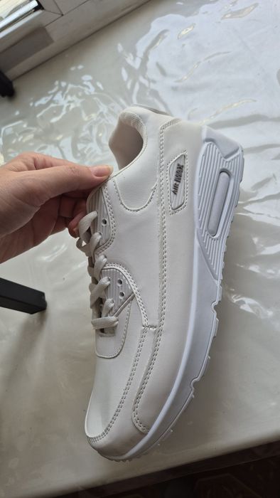 Мужские кроссовки 43 размер