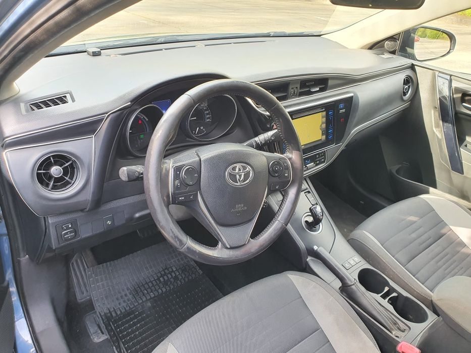 Toyota Auris Combi Hybrid