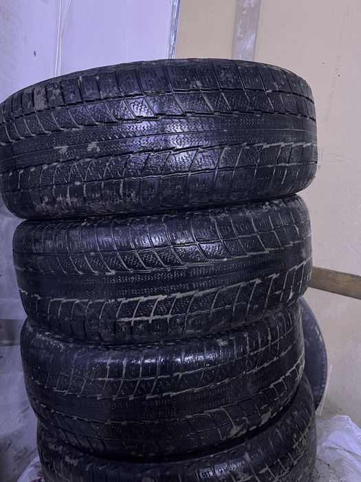 Покрышка 215/55/17