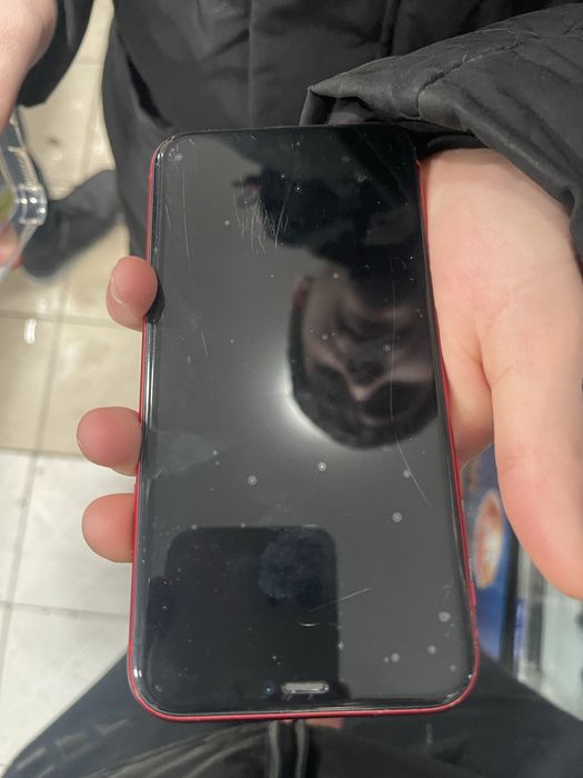 Продам Айфон 11