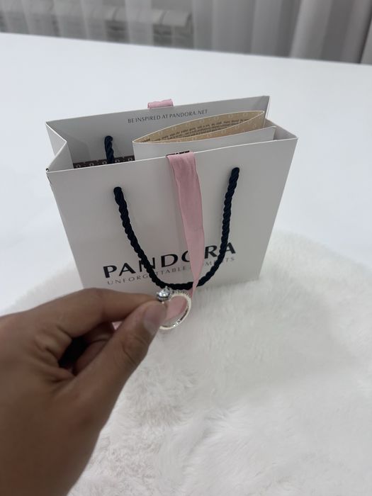 Кольцо Pandora, белое сердцо