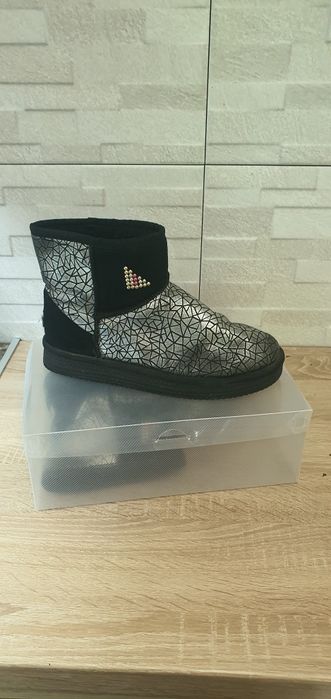 Зимняя обувь. Уги