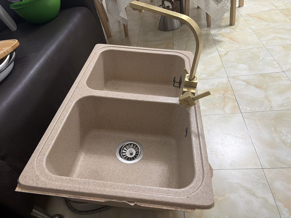 Раковина со смесителем