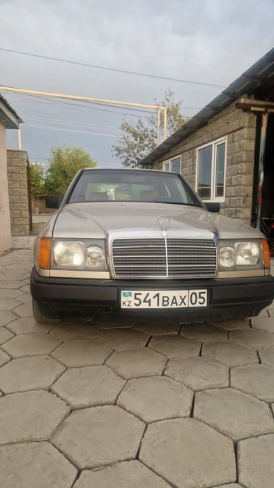 Мерседес 230 в хорошем состоянии