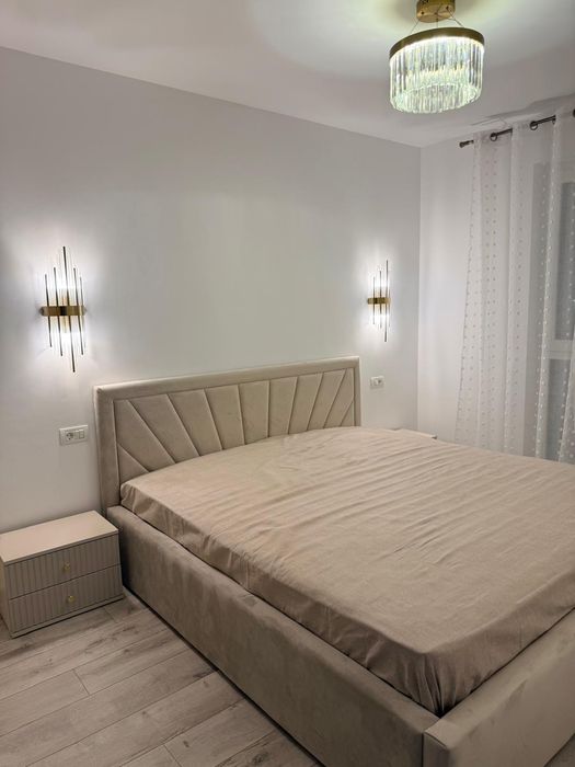Închiriez apartament