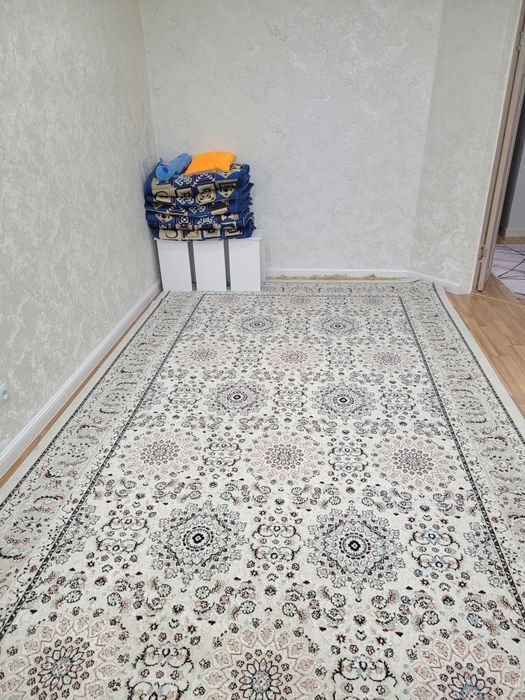 Продам ковёр в отличном состояний