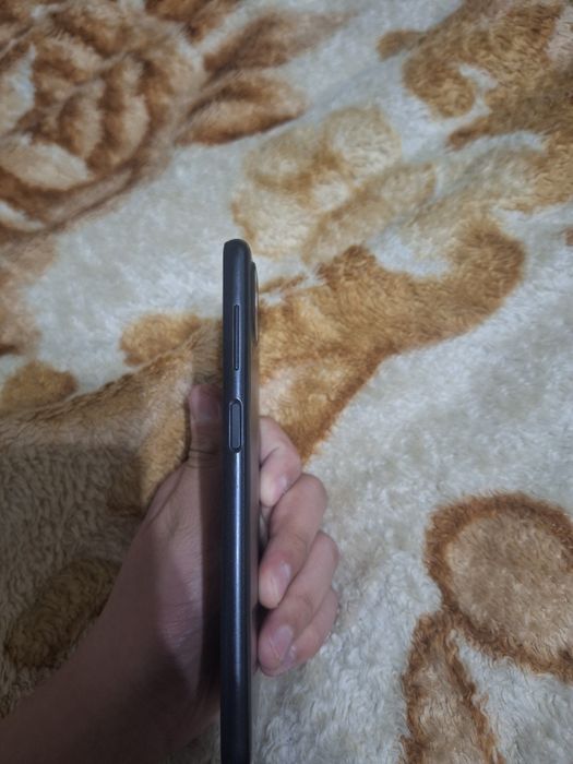 Самсунг А12. Продаю за 25000 есть торг