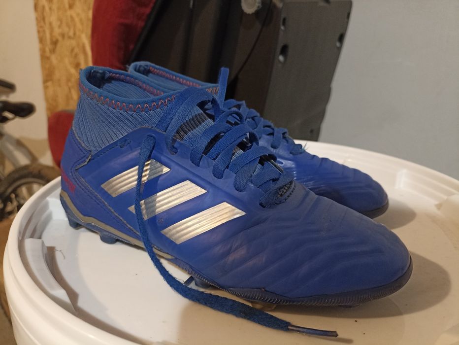 Ghete fotbal Adidas Predator